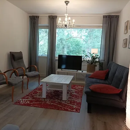 Ihan Puotilan Metron Laehellae Apartment