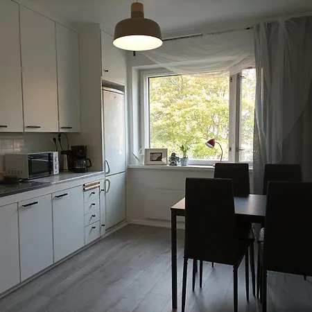 Apartment Ihan Puotilan Metron Laehellae *
